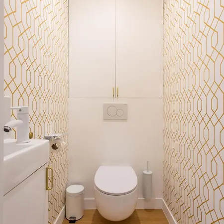 Beautiful - 4br 10p - 9th Arrondissement Of Apartamento